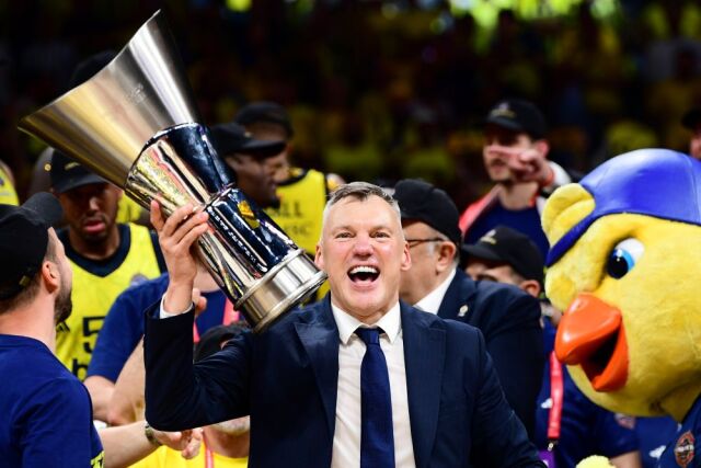 &Upsilon;&pi;έ&gamma;&rho;&alpha;&psi;&epsilon; &nu;έ&omicron; &delta;&epsilon;&kappa;&alpha;&epsilon;&tau;έ&sigmaf; &sigma;&upsilon;&mu;&beta;ό&lambda;&alpha;&iota;&omicron; &mu;&epsilon; &tau;&eta; Euroleague &eta; &Phi;&epsilon;&nu;έ&rho;&mu;&pi;&alpha;&chi;&tau;&sigma;&epsilon;