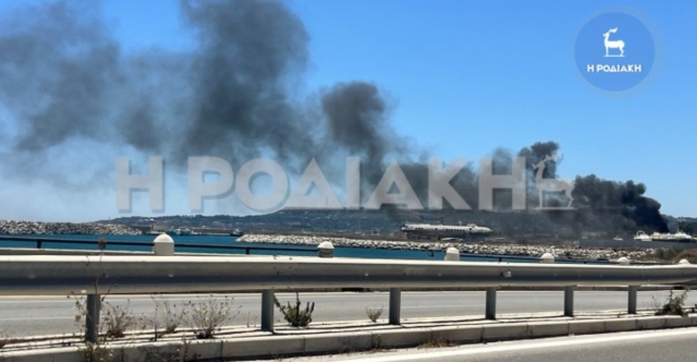 Υπό έλεγχο η φωτιά κοντά σε καταυλισμό Ρομά έξω από την πόλη της Ρόδου
