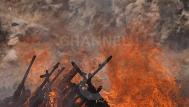 PKK: Άρχισε ο αφοπλισμός του με μία συμβολική εκδήλωση στο Βόρειο Ιράκ - Δείτε τις πρώτες εικόνες
