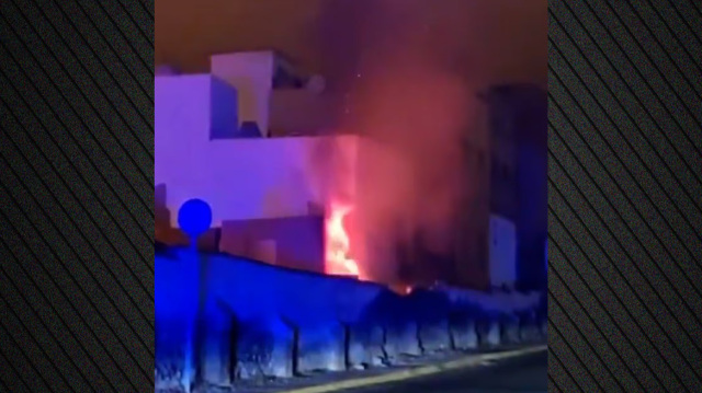 ΦΡΙΚΗ ΣΤΗ ΓΚΡΑΝ ΚΑΝΑΡΙΑ: 20ΧΡΟΝΟΣ ΥΠΟ ΑΠΕΛΑΣΗ ΜΕΤΑΝΑΣΤΗΣ ΕΒΑΛΕ ΦΩΤΙΑ ΣΕ 17ΧΡΟΝΗ - ΔΙΝΕΙ ΜΑΧΗ ΓΙΑ ΤΗ ΖΩΗ ΤΗΣ