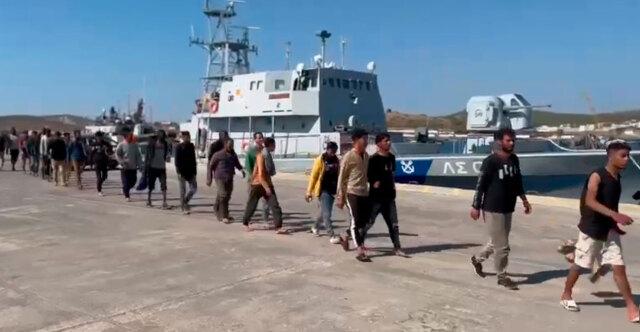 Από την Κρήτη στο Λαύριο και από εκεί απευθείας σε κέντρα κράτησης 247 μετανάστες που εισήλθαν παράνομα από τη Λιβύη