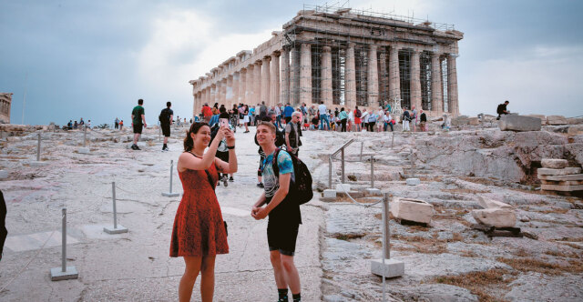 Πώς και πού πάει φέτος ο τουρισμός: Λίγο πάνω οι αφίξεις, λίγο κάτω τα έσοδα