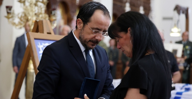 Κύπρος: Παραδόθηκαν στους συγγενείς τους τα οστά 16 ηρώων της ΕΛΔΥΚ