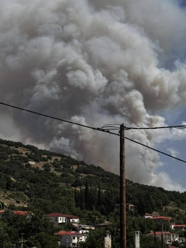Φωτιά σε δασική έκταση στον Φενεό Κορινθίας - Ενισχύονται οι δυνάμεις της πυροσβεστικής, μήνυμα 112 για εκκένωση προς Στυμφαλία