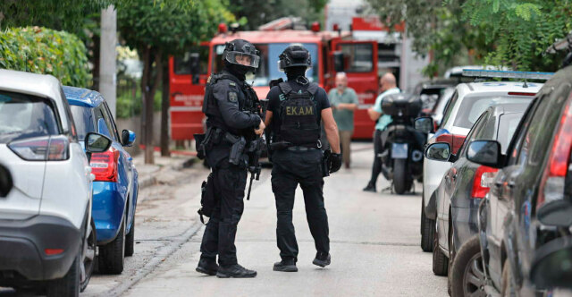 Συνελήφθη ο άνδρας που είχε ταμπουρωθεί σε διαμέρισμα στον Χολαργό - Πέταξε μολότοφ από το μπαλκόνι του και απειλούσε αστυνομικούς