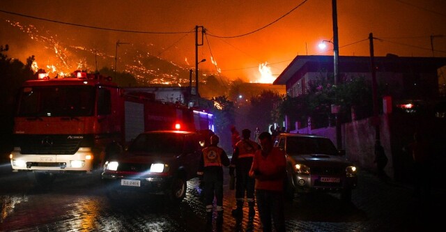 Μέτωπα χιλιομέτρων από τις φωτιές στην Ηλεία - Εκκενώνεται η Ηράκλεια, μπαράζ μηνυμάτων από 112
