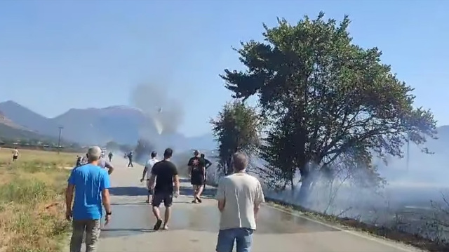 Φωτιά στην Αγορά Θεσπρωτίας - Σηκώθηκαν 3 εναέρια, δείτε βίντεο
