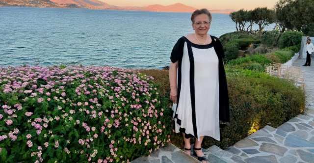Μονή Σινά: Ποια είναι η γυναίκα που στοχοποίησαν οι στασιαστές - Τι λέει για τη γνωριμία της με τον Δαμιανό