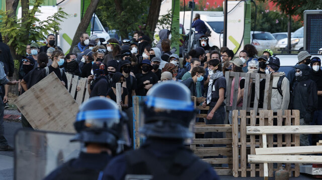 Γαλλία: 300 συλλήψεις, τραυματίες και συνεχίζονται οι οδομαχίες – «Ουσιαστικές ρήξεις» υπόσχεται ο Λεκορνί