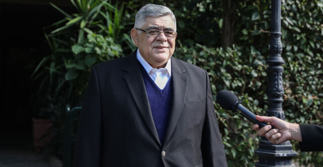Νίκος Μιχαλολιάκος: Αποφυλακίστηκε για λόγους υγείας ο αρχηγός της Χρυσής Αυγής - Οι φασίστες έξω, η πρώτη αντίδραση της Μάγδας Φύσσα