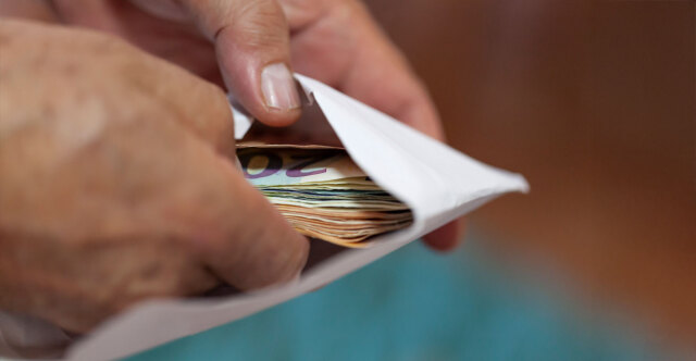 Συνελήφθη εφοριακός στην Κατερίνη, ζήτησε 1.000 ευρώ «φακελάκι» για να μην κόψει πρόστιμο σε φούρνο