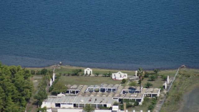 Καμένα Βούρλα: Απαγορεύτηκε λόγω μικροβίων E.coli και εντερόκοκκου η κολύμβηση στην παραλία του Κάμπινγκ