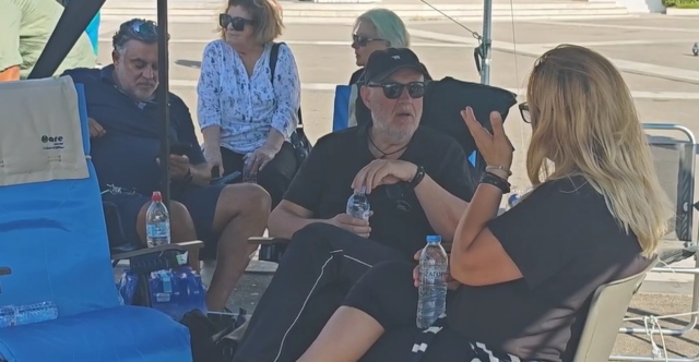 Σταματά την απεργία πείνας ο Δημήτρης Οικονομόπουλος, που συμπαραστεκόταν στον Πάνο Ρούτσι