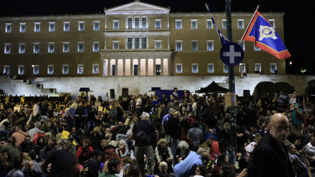 Συγκέντρωση αλληλεγγύης στον Πάνο Ρούτσι στην πλατεία Συντάγματος - «14 ημέρες δεν ένιωσα πείνα και δίψα αλλά αγάπη»