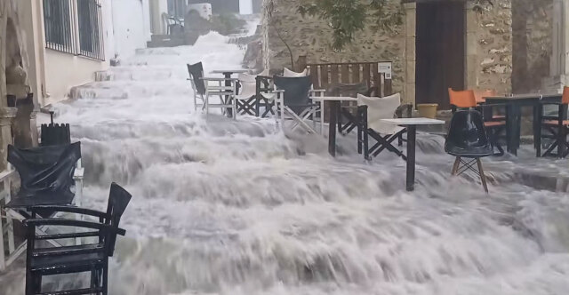 Ισχυρές βροχές στην Κρήτη, μικρές κατολισθήσεις, πλημμύρες και ποτάμια λάσπης σε Βιάννο και Μεσαρά - Βίντεο