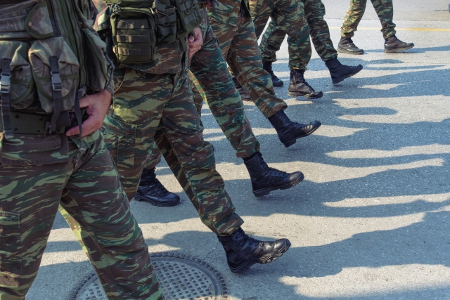 Ένοπλες Δυνάμεις: Οι αλλαγές που ανακοίνωσε ο Δένδιας - Τα κίνητρα, η στράτευση των γυναικών και το φρένο στις παραιτήσεις στελεχών