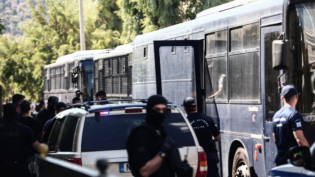 Εικονικά τιμολόγια: Εστησαν επιχείρηση ακόμη και στο όνομα ηλικιωμένης που ζει σε γηροκομείο - Πώς η ΕΛΑΣ ξήλωσε τον ιστό με τις 370 εταιρείε class=