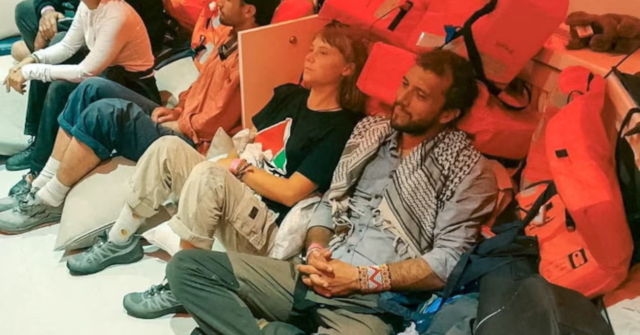 Global Sumud Flotilla: Προς απέλαση όλοι οι ακτιβιστές που έπλεαν προς τη Γάζα - Ο Ισραηλινοί λένε ότι αναχαίτισαν όλα τα σκάφη, δείτε βίντεο