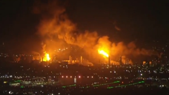 Μεγάλη φωτιά μετά από ισχυρή έκρηξη σε διυλιστήριο της Chevron στο Λος Άντζελες, δείτε βίντεο