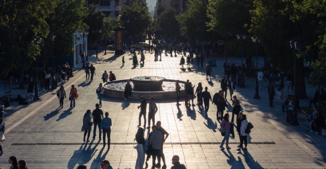 Μειωμένος ο πληθυσμός της Ελλάδας κατά 58.449 άτομα το 2024, ανακοίνωσε η ΕΛΣΤΑΤ
