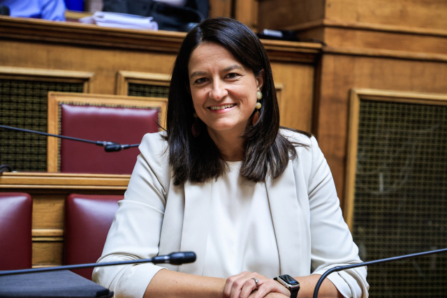 Κεραμέως: Ιστορικό ρεκόρ με 317.000 νέες θέσεις εργασίας - Ψηφίστηκε κατά πλειοψηφία επί της αρχής το νομοσχέδιο του υπουργείου Εργασίας