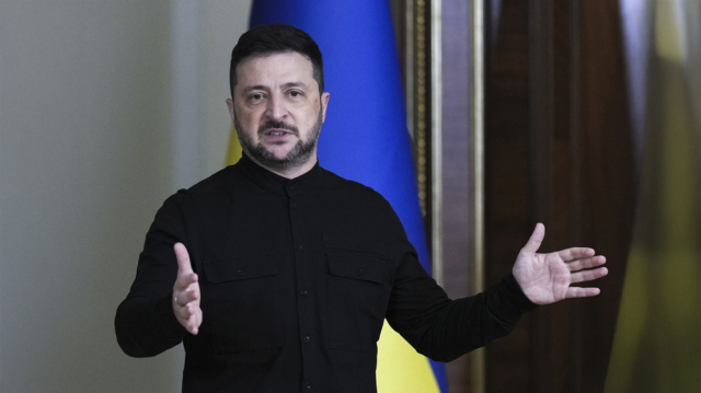 &Pi;ό&lambda;&epsilon;&mu;&omicron;&sigmaf; &sigma;&tau;&eta;&nu; &Omicron;&upsilon;&kappa;&rho;&alpha;&nu;ί&alpha;: &Omicron; &Zeta;&epsilon;&lambda;έ&nu;&sigma;&kappa;&iota; &alpha;&pi;έ&pi;&epsilon;&mu;&psi;&epsilon; &tau;&omicron;&nu; &delta;ή&mu;&alpha;&rho;&chi;&omicron; &Omicron;&delta;&eta;&sigma;&sigma;&omicron;ύ &epsilon;&pi;&epsilon;&iota;&delta;ή &phi;έ&rho;&epsilon;&tau;&alpha;&iota; &nu;&alpha; &epsilon;ί&chi;&epsilon; &rho;&omega;&sigma;&iota;&kappa;ή &upsilon;&pi;&eta;&kappa;&omicron;ό&tau;&eta;&tau;&alpha;