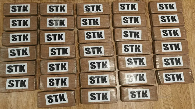 Κατασχέθηκαν πάνω από 38 κιλά κοκαΐνης σε κοντέινερ με μπανάνες, στο λιμάνι του Πειραιά - Bίντεο