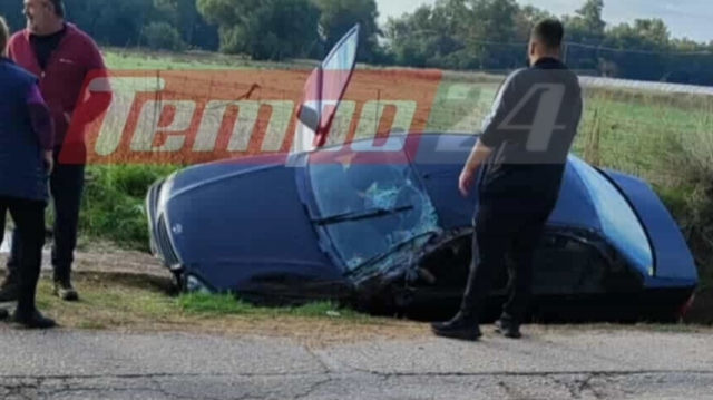 Αχαΐα: Εκσκαφέας παρέσυρε ΙΧ και το πέταξε σε χαντάκι – Επιχείρηση για τον απεγκλωβισμό των επιβατών