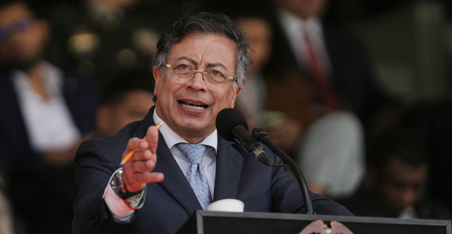 Ο πρόεδρος της Κολομβίας προτείνει «γενική αμνηστία» και τον σχηματισμό «μεταβατικής κυβέρνησης» για να τερματιστεί η πολιτική κρίση