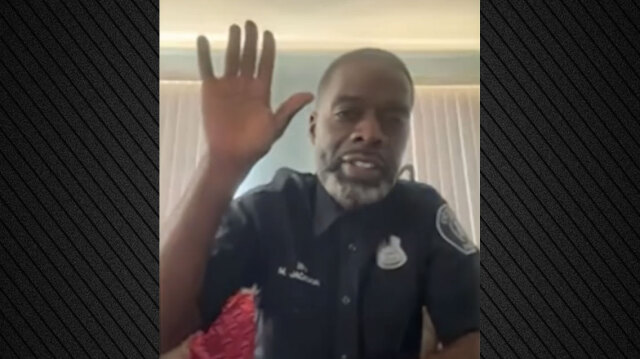 Απίστευτο σκηνικό σε δίκη μέσω Zoom στο Ντιτρόιτ: Αστυνομικός έδωσε «παρών» φορώντας... το μποξεράκι του - Δείτε βίντεο