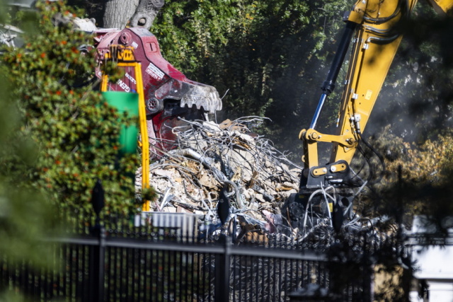 Ένας στους δύο Αμερικανοί λένε «όχι» στα σχέδια του Τραμπ για την τεράστια αίθουσα χορού