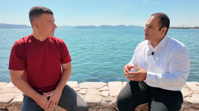 Αρραβώνες στα 7 και «προίκες» χιλιάδων ευρώ - Τι αποκαλύπτει ο Ρομά που τόλμησε να σπάσει τους κανόνες