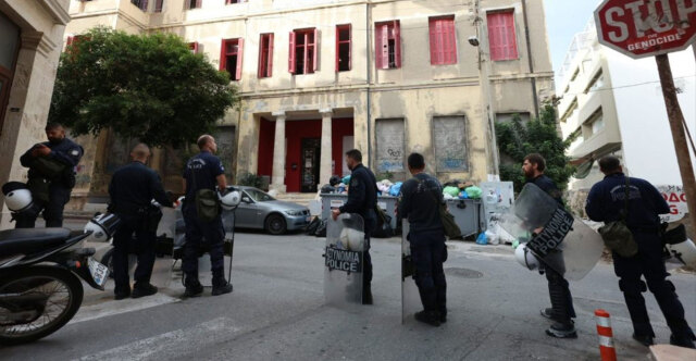 Έφοδος της ΕΛΑΣ στην κατάληψη του Ευαγγελισμού στο Ηράκλειο της Κρήτης - Έξι συλλήψεις για την επίθεση στον Βορίδη