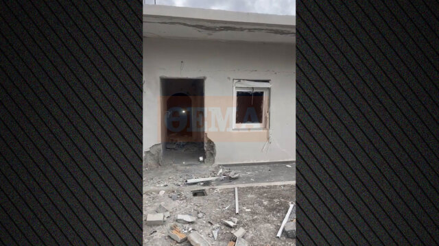 Η οικοδομή που μπήκε η βόμβα και αναζωπύρωσε τη βεντέτα στα Βορίζια - Ισοπεδώθηκαν πόρτα και παράθυρα