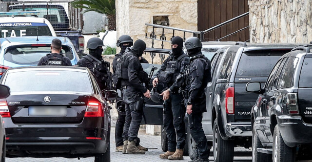 Με ΕΚΑΜ οι έρευνες για τα Βορίζια: Ψάχνουν στον Ψηλορείτη για τα όπλα του φονικού - Δεν τελέστηκαν τα 9μερα μνημόσυνα, «ειρήνη» ζήτησε ο ιερέ class=