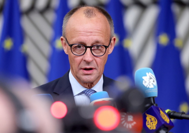 Δεν υπάρχει λόγος να παίρνουν οι Σύροι άσυλο στη Γερμανία, λέει ο Μερτς