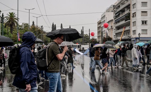 Καιρός: Επιδείνωση σήμερα με ισχυρές βροχές και καταιγίδες - Οι 8 περιοχές που θα επηρεαστούν περισσότερο, έντονα φαινόμενα και στην Αττική