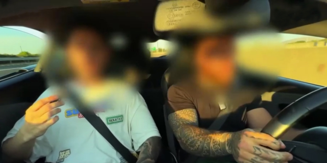 Αστυνομικός λέει «πάτα το» σε οδηγό McLaren και εκείνος φεύγει με μεγάλη ταχύτητα - Δείτε βίντεο