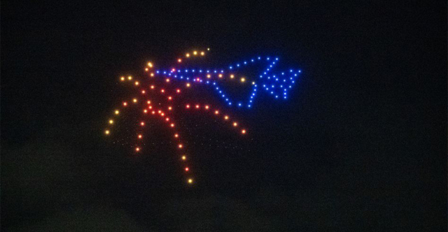 Σόου στον αέρα στη Σχολή Ικάρων: Drones σχηματίζουν ελληνικό μαχητικό και καταρρίπτουν τουρκικό - Δείτε βίντεο