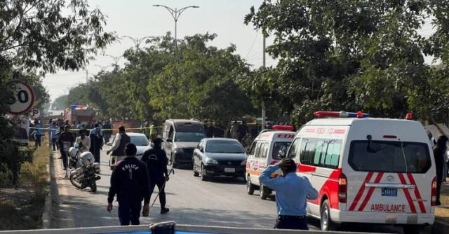 Πακιστάν: Οι Ταλιμπάν ανέλαβαν την ευθύνη για την επίθεση αυτοκτονίας με τους 12 νεκρούς σε δικαστήριο στο Ισλαμαμπάντ