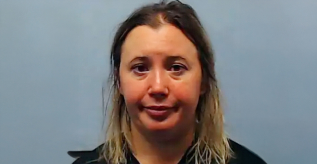 Καθηγήτρια στις ΗΠΑ κατηγορείται ότι έκανε σεξ με ανήλικο μαθητή της - «Το αγόρι περνούσε νύχτες στο σπίτι της» λένε οι εισαγγελείς