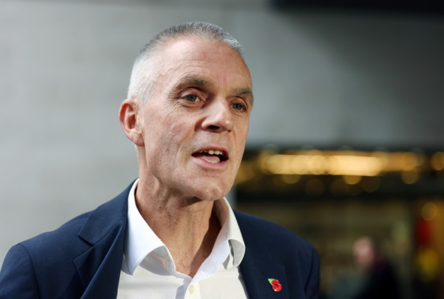 Βρετανία: Ο απερχόμενος γενικός διευθυντής του BBC εξαίρει το δίκτυο για τη δημοσιογραφία του