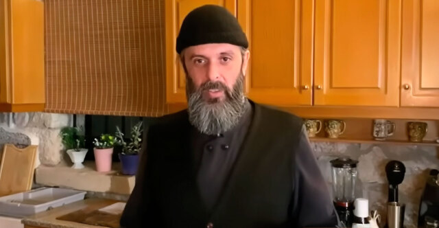 Στο κινητό του πατέρα Παρθένιου τα μυστικά του κυκλώματος με τα ναρκωτικά και τους μετανάστες - Ο ρόλος της 52χρονης που κινούσε τα νήματα