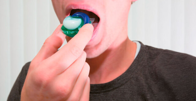 Από το «αμάσητο μπέργκερ», στο παιχνίδι της ασφυξίας: Ποια είναι τα πιο ακραία challenges που κάνουν οι έφηβοι