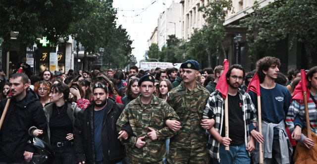 Στην πρεσβεία των ΗΠΑ φτάνει η κεφαλή της πορείας για το Πολυτεχνείο, 11 συλλήψεις και 32 προσαγωγές