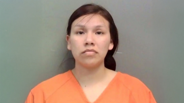 Έστελνε γυμνές φωτογραφίες και χυδαία μηνύματα σε 12χρονο - Συνελήφθη 26χρονη μετανάστρια που απειλούσε να φύγει από τις ΗΠΑ