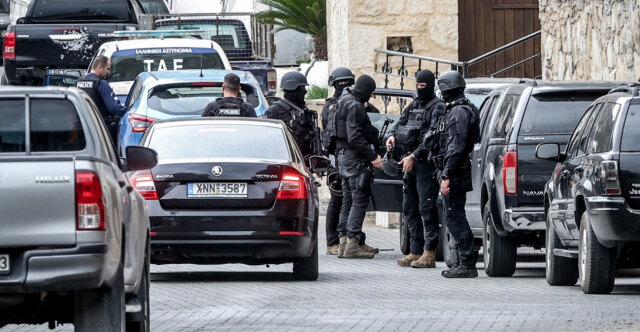 &Beta;&omicron;&rho;ί&zeta;&iota;&alpha;: &Sigma;&upsilon;&nu;έ&lambda;&alpha;&beta;&alpha;&nu; &tau;&omicron;&upsilon;&sigmaf; &gamma;&omicron;&nu;&epsilon;ί&sigmaf; &tau;&omicron;&upsilon; 39&chi;&rho;&omicron;&nu;&omicron;&upsilon; &Phi;&alpha;&nu;&omicron;ύ&rho;&eta; &Kappa;&alpha;&rho;&gamma;ά&kappa;&eta; &mu;&epsilon;&tau;ά &alpha;&pi;ό &mu;ή&nu;&upsilon;&sigma;&eta; &tau;&eta;&sigmaf; &alpha;&delta;&epsilon;&lambda;&phi;ή&sigmaf; &tau;&eta;&sigmaf; &Epsilon;&upsilon;&alpha;&gamma;&gamma;&epsilon;&lambda;ί&alpha;&sigmaf; &Phi;&rho;&alpha;&gamma;&kappa;&iota;&alpha;&delta;ά&kappa;&eta;