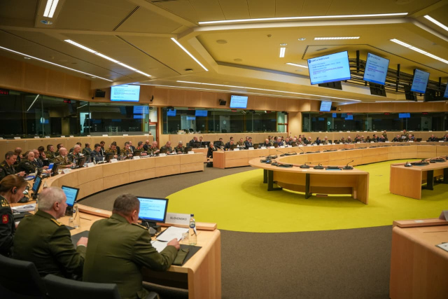 Συνεδρίασε η Στρατιωτική Επιτροπή της ΕΕ: Επί τάπητος η ευρωπαϊκή άμυνα και οι επιχειρησιακές δυνατότητες της Ένωσης