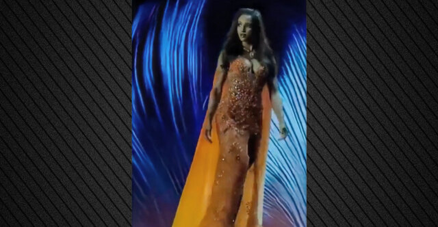 Miss Universe: H Μις Τζαμάικα έπεσε από τη σκηνή και την πήραν με φορείο - Δείτε βίντεο