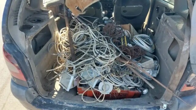 Τρεις συλλήψεις για κλοπή χαλκοσωλήνων και καλωδίων ρεύματος έπειτα από καταδίωξη στην Ελευσίνα